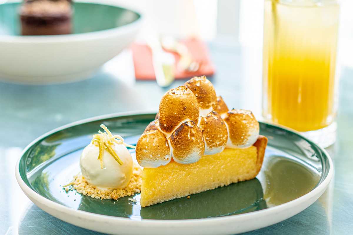 lemon meringue dessert